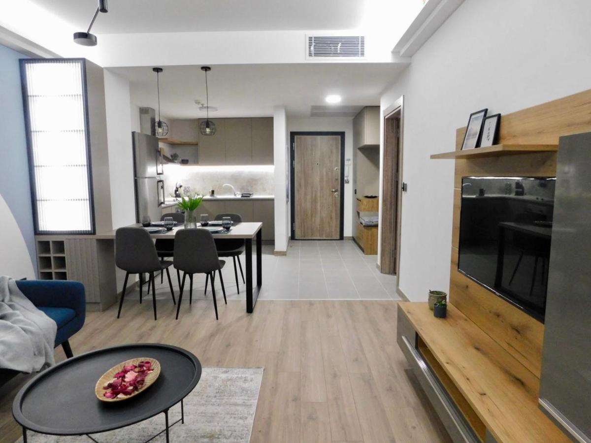 Sky Side Luxury Condo Скопье Экстерьер фото